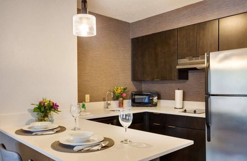 Mount Tabor Apartment | Modern Suite Close to Stickley Museum! Free Breakfast, Pet-friendly, Indoor Pool