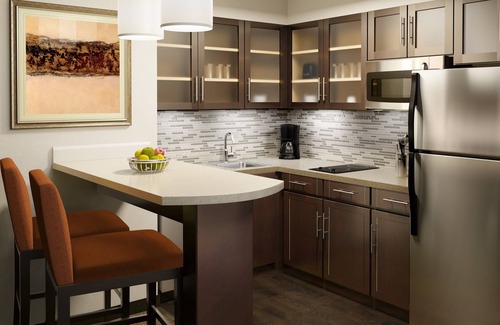 Gilbert Condo | Modern Suite in Phoenix Area | Outdoor Pool