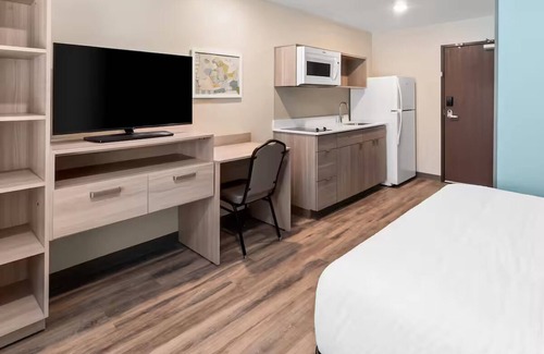 Greenville - Spartanburg Hotel | Modern Suite with Kitchen Near Greenville Airport – 10 Min Drive for Travelers