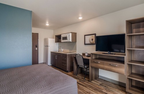 Greenville - Spartanburg Hotel | Modern Suite with Kitchen Near Greenville Airport – 10 Min Drive for Travelers