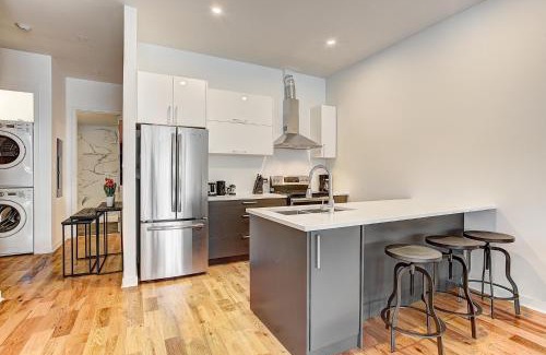 Cote-Des-Neiges—Notre-Dame-De-Grace Apartment | Modern Suites in NDG
