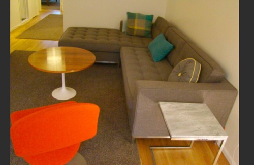 Queens Apartment | Modern Sunny 2 Bedroom Apartment