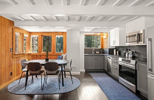 Pineland Cabin | Modern Sunnyside Cabin-Updated, charming, 2 bedroom, 2 bath