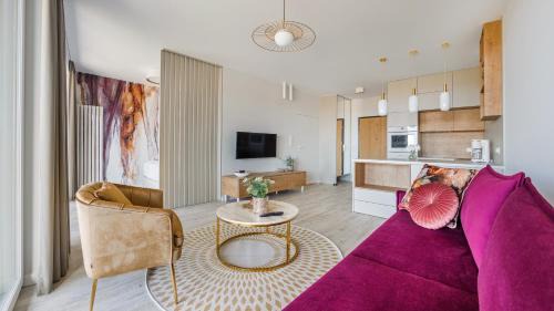 Witomino Apartment | Modern Tower, Sun & Snow
