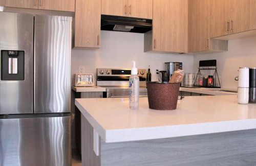 Barrie House | Modern Town House Barrie South