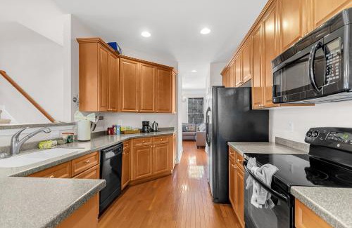 Ladson House | Modern Townhome Near Charleston