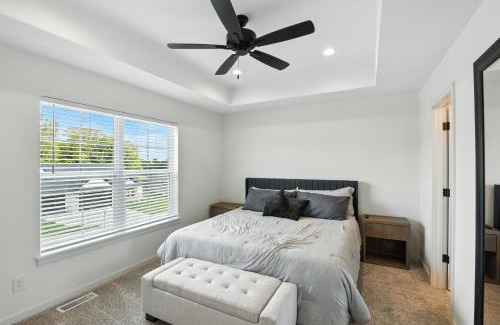 Weber House | Modern Townhome Retreat in Prime Location townhouse