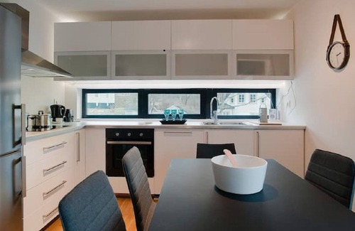 Sollentuna House | Modern townhouse on Arlanda - Stockholm metro line