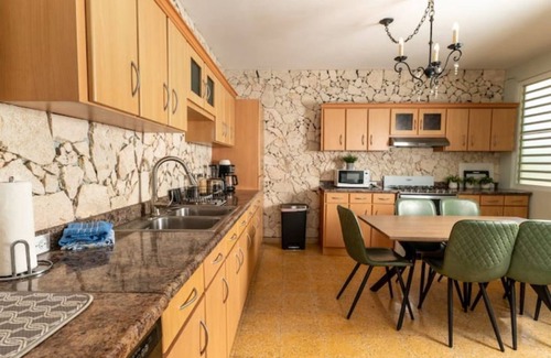 Borinquen House | Modern Tropical Home w/Outdoor Shower/5 min Beach