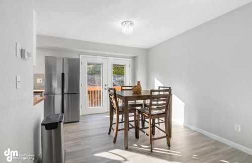 Turnagain House | Modern Turnagain Townhome