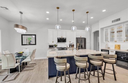Chandler House | Modern, Upgraded, Resort-Style