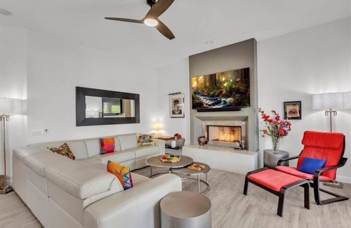 Chandler House | Modern, Upgraded, Resort-Style