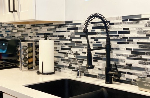 Estrella House | Modern Urban Oasis Conveniently Located near Downtown Phoenix.