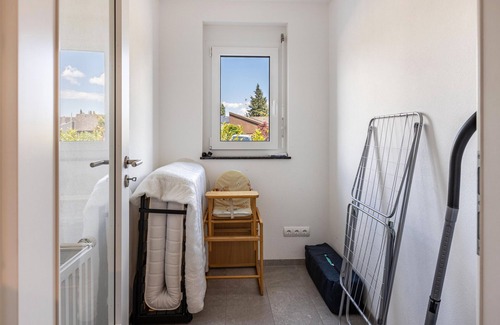 Hilzingen Apartment | Modern Vacation Apartment "Schmuckstückchen" with Mountain View & Wi-Fi