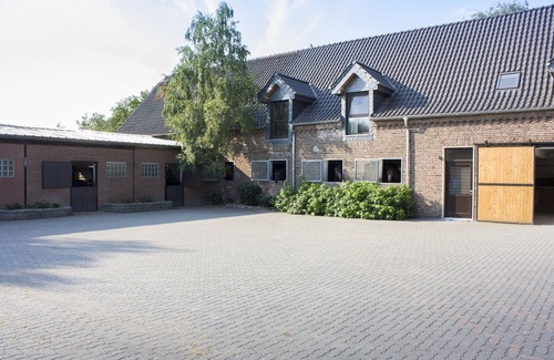 Geldern Apartment | Modern vacation apartment with views of horse pastures and courtyard