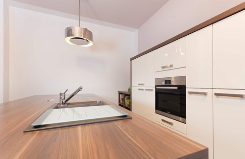 Lauscha Apartment | Modern vacation apartment in Lauscha, near Rennsteig and the Silbersattel ski arena.