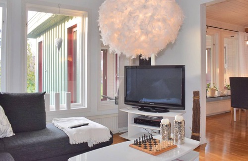 Vastra Gislaved House | Modern vacation home, well equipped, nicely furnished and with good standard. The house has a beauti