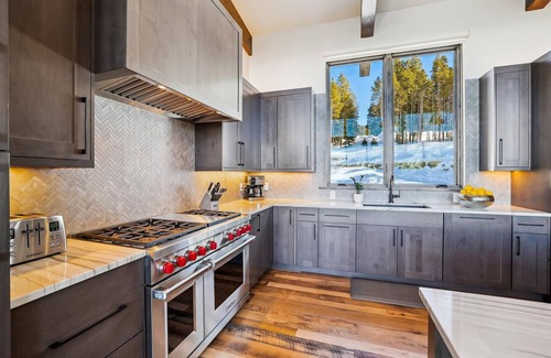 Baldy Mountain House | Modern View Manor: 30+ Night Rental - Private Hot Tub - Ski Area Views