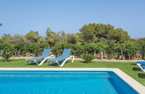 Coves Noves Villa | Modern villa great for families, close to town