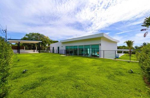 Sam Phraya House | Modern Villa at Palm Hills Golf Club - PH4B
