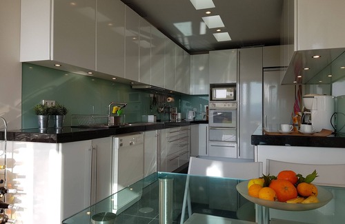 Lanhelas Cottage | Modern villa in a quiet environment with a vast garden and a swimming pool