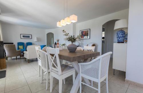 Felines-Minervois Villa | Modern villa in Camplong with private pool
