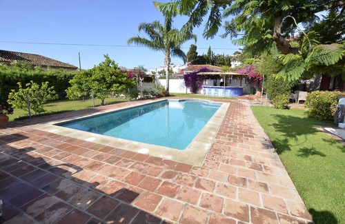 Velilla-Taramay House | Modern villa on the beach, large private pool, BBQ, many flowers very quiet.