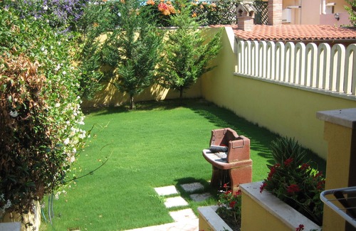 Selargius Villa | Modern Villa v. V. Garden apartment (sleeps 4) 2 Bedrooms. 2 bath.
