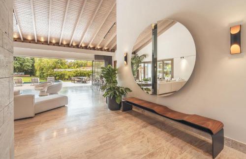 Los Lagos Villa | Modern villa with maid and pool in Casa de Campo
