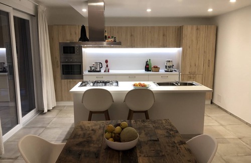 Plodio Villa | Modern villa with private pool, close to beach, wine region and great cities