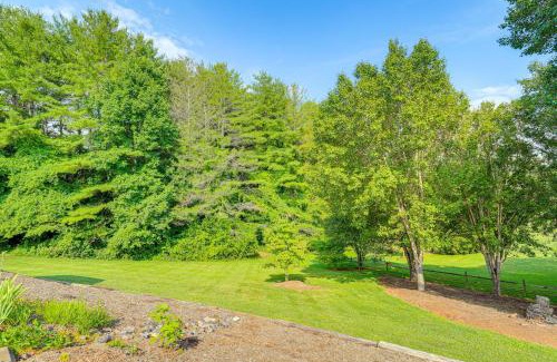 Weaverville Apartment | Modern Weaverville Apartment - Walk to Downtown!
