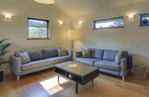 White Salmon Apartment | Modern White Salmon Apartment, Steps From Town