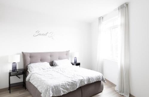 Surheide Apartment | Moderne 2 Zimmer Ferienwohnung mit Dachterrasse - 95qm