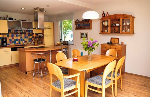Ueckeritz Apartment | Moderne 3-zimmer Ferienwohnung "to'n Appelboom" mit Meerblick zum Achterwasser