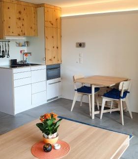 Champfer Apartment | Modernes Alpenstudio mit Bergblick, Pool und Sauna