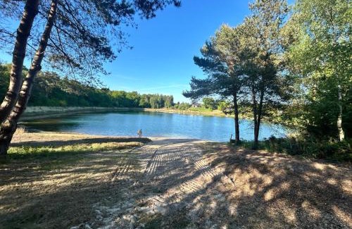 Wiefelstede Apartment | Modernes Haus am See, Ferienhaus Gavner im Seepark Lehe