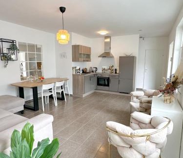 Bruck an der Leitha Apartment | Modernes Haus nähe Parndorf