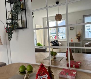 Bruck an der Leitha Apartment | Modernes Haus nähe Parndorf