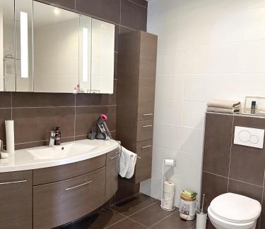 Bruck an der Leitha Apartment | Modernes Haus nähe Parndorf