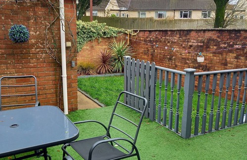 Fairwater House | Modernised home with 2 bedrooms in Cardiff