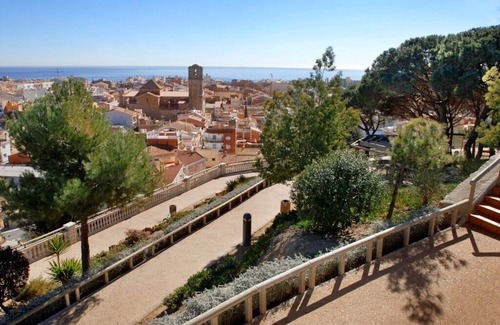 Malgrat de Mar House | Modernist house in a population center ideal for families