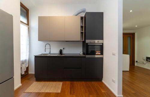Ortica Apartment | Moderno bilocale vicino Aeroporto Linate Self check-in 24h & WiFi veloce