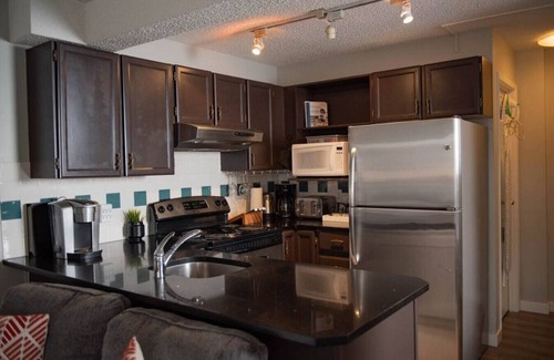 East Kootenay Apartment | Moguls | Lofted Ski in Ski Out w/Hot Tub Access