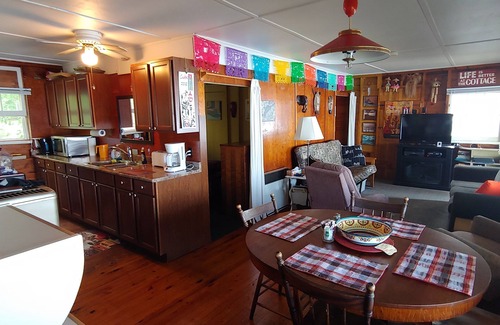Centre Hastings Cabin | Moira Lake Waterfront Cottage in Madoc