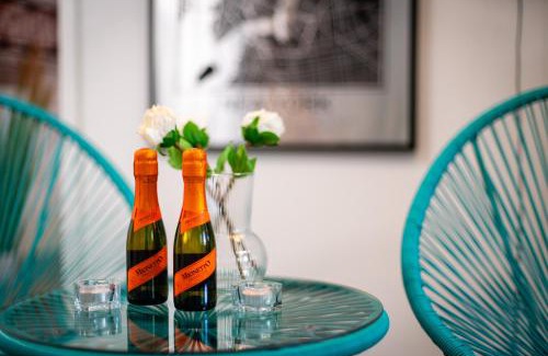 Grundschottel Apartment | MOLA Apartments-Ferienwohnung für 5 Personen-separater Eingang-Gratis Parkplatz-Terrasse-Grill-Highspeed WLAN-auch für Langzeit geeignet