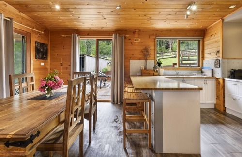 Mole Creek House | Mole Creek Cabins