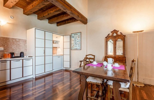 Molina Apartment | Molino Stucky Residence Caorlina Suite