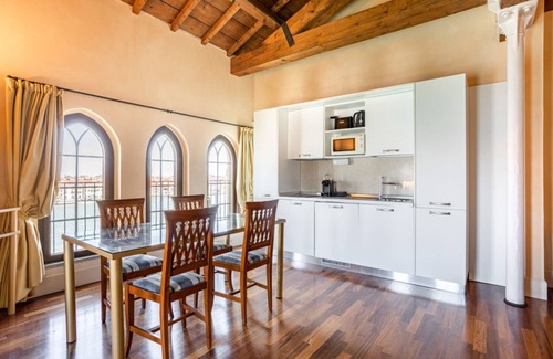 Molina Apartment | Molino Stucky Residence Tartana Suite