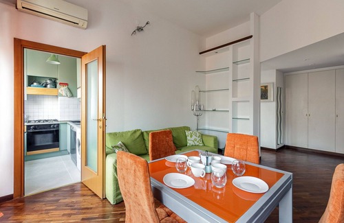 Calvairate Apartment | Molise, Spacious And Bright 1 Br Apartment By Halldis