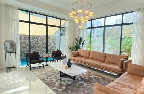 Pantai Tengah Villa | Molly Luxury Private Pool Bungalow茉莉的家豪华私人泳池别墅